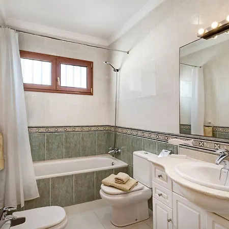 Villa Carolina Tias